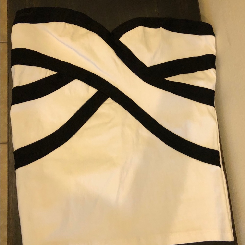 ❗️SALE! Charlotte Russe Black and white halter top